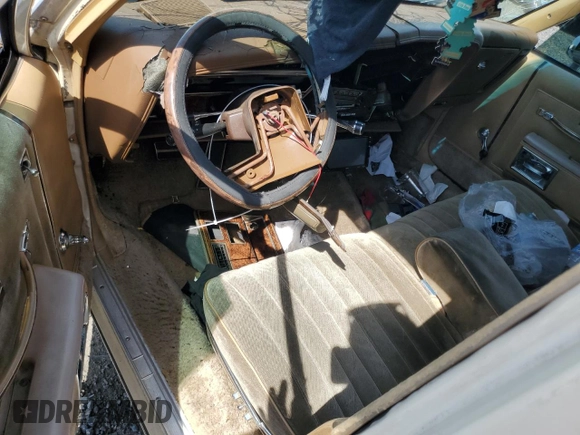 1985 Oldsmobile Delta Royale z VIN 1G3BN69Y8FY384593, wystawiony jako Copart lot #62885694 z przebiegiem Nie podano mil oraz Szkody całkowita. Historia ofert i sprzedaży dostępna na DreamBid. Obrazek 8.