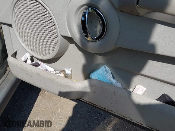 2006 Jeep Commander Limited с VIN 1J8HG58266C170185, выставлен на аукционе IAAI как лот 42549553 с пробегом 143 574 миль миль и . История ставок и продаж доступна на DreamBid. Изображение 14.