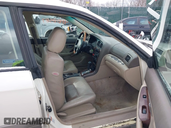 2002 Subaru Legacy Outback L.L. Bean with VIN 4S3BH806527602245, listed as a IAAI auction lot 41958987 with 278,315 mi miles and . Bid and sale history available at DreamBid. Image 5.