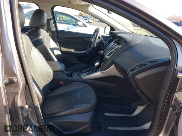 2014 Ford Focus SE with VIN 1FADP3F24EL199735, listed as a IAAI auction lot 41360060 with 115,814 mi miles and . Bid and sale history available at carsss.com. Image 5.