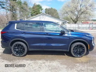 2022 Mitsubishi Outlander SE z VIN JA4J4UA89NZ077502, wystawiony jako IAAI lot #41897917 z przebiegiem 26 045 mil mil oraz . Historia ofert i sprzedaży dostępna na DreamBid. Obrazek 13.