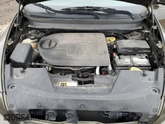 2015 Jeep Cherokee Latitude z VIN 1C4PJMCS7FW515406, wystawiony jako Copart lot #52331155 z przebiegiem 129 815 mil mil oraz Szkoda całkowita • Salvage title. Historia ofert i sprzedaży dostępna na DreamBid. Obrazek 12.