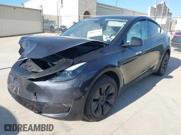 2024 Tesla Model Y Long Range with VIN 7SAYGDEE3RA321734, listed as a IAAI auction lot 40825378 with 4,440 mi miles and . Bid and sale history available at DreamBid. Image 2.