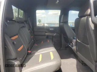 2020 GMC Sierra 2500HD AT4 z VIN 1GT49PEY0LF116721, wystawiony jako Copart lot #55970715 z przebiegiem 45 597 mil mil oraz Szkoda całkowita • Salvage title. Historia ofert i sprzedaży dostępna na DreamBid. Obrazek 10.