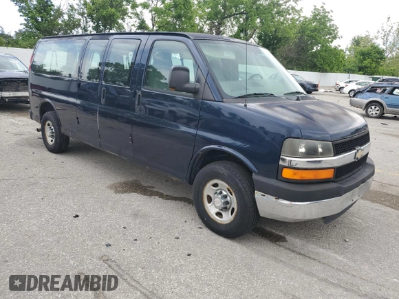 2007 Chevrolet Express Passenger z VIN 1GAHG39U571152181, wystawiony jako Copart lot #56238115 z przebiegiem 170 521 mil mil oraz Czysty tytuł • Clean title. Historia ofert i sprzedaży dostępna na DreamBid. Obrazek 4.