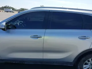 2019 Kia Sorento LX with VIN 5XYPG4A33KG533371, listed as a IAAI auction lot 41602096 with 122,231 mi miles. Bid and sale history available at carsss.com. Image 14.
