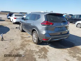 2020 Nissan Rogue SV z VIN KNMAT2MT4LP514652, wystawiony jako IAAI lot #42024037 z przebiegiem 105 653 mil mil oraz . Historia ofert i sprzedaży dostępna na DreamBid. Obrazek 3.