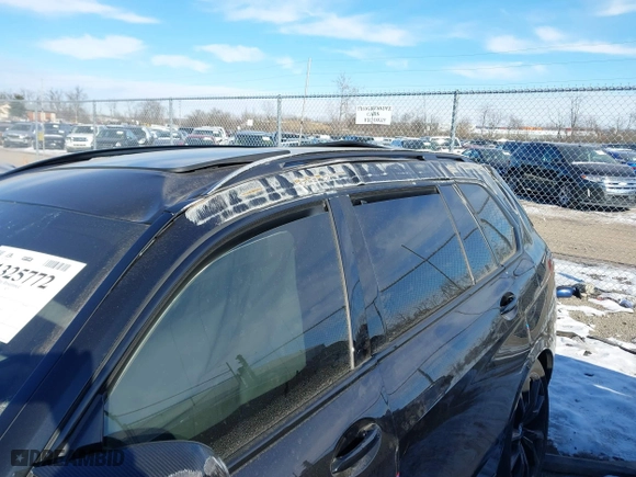 2025 BMW X7 xDrive40i with VIN 5UX23EM00S9W96704, listed as a IAAI auction lot 41325772 with 1 mi miles. Bid and sale history available at carsss.com. Image 6.
