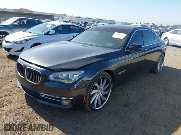2013 BMW 7 Series 750Li xDrive z VIN WBAYF8C58DD141658, wystawiony jako IAAI lot #42327776 z przebiegiem 130 428 mil mil oraz . Historia ofert i sprzedaży dostępna na DreamBid. Obrazek 2.
