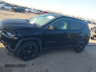 2020 Jeep Compass Altitude z VIN 3C4NJCBB8LT133924, wystawiony jako IAAI lot #41750958 z przebiegiem Nie podano mil oraz . Historia ofert i sprzedaży dostępna na DreamBid. Obrazek 14.