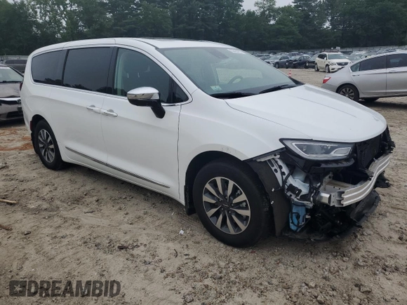 2023 Chrysler Pacifica Hybrid Limited with VIN 2C4RC1S70PR543587, listed as a Copart auction lot 60439795 with 11,558 mi miles and Salvage title. Bid and sale history available at DreamBid. Image 4.