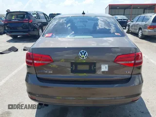 2015 Volkswagen Jetta SE with VIN 3VWD07AJ0FM214295, listed as a IAAI auction lot 42593549 with 62,720 mi miles and . Bid and sale history available at DreamBid. Image 15.