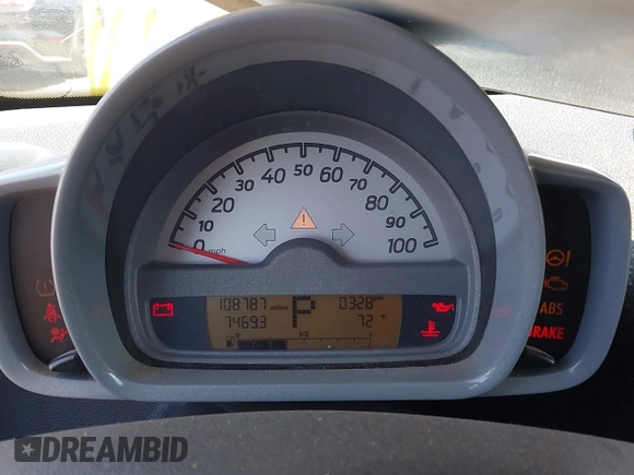 2008 Smart fortwo Pure with VIN WMEEJ31X08K139496, listed as a IAAI auction lot 42467749 with 108,787 mi miles and . Bid and sale history available at DreamBid. Image 7.