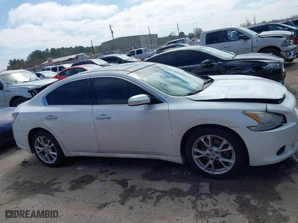 2014 Nissan Maxima 3.5 S with VIN 1N4AA5AP0EC492972, listed as a IAAI auction lot 41645802 with 104,846 mi miles. Bid and sale history available at carsss.com. Image 13.