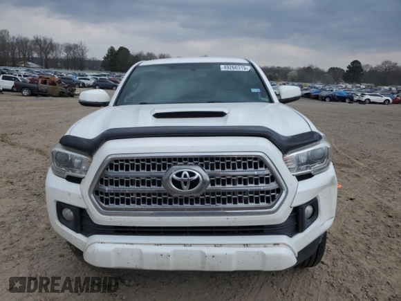 2017 Toyota Tacoma SR5 z VIN 3TMAZ5CN1HM047528, wystawiony jako Copart lot #49260315 z przebiegiem 78 361 mil mil oraz Szkody całkowita. Historia ofert i sprzedaży dostępna na DreamBid. Obrazek 5.