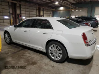 2014 Chrysler 300 z VIN 2C3CCARG8EH232878, wystawiony jako Copart lot #48904425 z przebiegiem 56 003 mil mil oraz Szkoda całkowita • Salvage title. Historia ofert i sprzedaży dostępna na DreamBid. Obrazek 2.