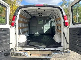 2018 GMC Savana Cargo Van with VIN 1GTW7AFG9J1902352, listed as a Copart auction lot 75693664 with 150,755 mi miles and Clean Title. Bid and sale history available at carsss.com. Image 6.