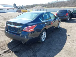 2013 Nissan Altima SV with VIN 1N4AL3AP3DC219229, listed as a IAAI auction lot 41875840 with 141,834 mi miles and . Bid and sale history available at carsss.com. Image 4.