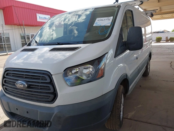 2018 Ford Transit z VIN 1FTYR1YM7JKB53325, wystawiony jako IAAI lot #42063776 z przebiegiem 108 912 mil mil oraz . Historia ofert i sprzedaży dostępna na DreamBid. Obrazek 17.