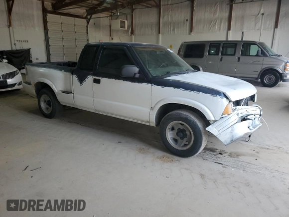 1999 GMC Sonoma SLS with VIN 1GTCS19XXX8503933, listed as a Copart auction lot 48311685 with Not Provided miles and Non Repairable. Bid and sale history available at DreamBid. Image 4.