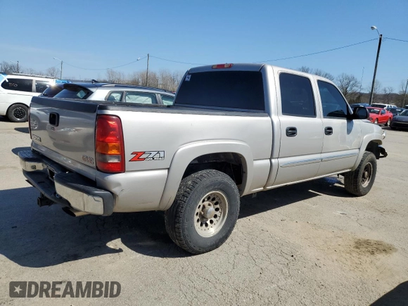 2004 GMC Sierra 1500 SLE z VIN 2GTEK13T541363075, wystawiony jako Copart lot #48901465 z przebiegiem 240 791 mil mil oraz Szkoda całkowita • Salvage title. Historia ofert i sprzedaży dostępna na DreamBid. Obrazek 3.