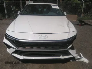 2024 Hyundai Elantra SEL z VIN KMHLM4DG8RU678626, wystawiony jako IAAI lot #42794258 z przebiegiem 53 871 mil mil oraz . Historia ofert i sprzedaży dostępna na DreamBid. Obrazek 12.