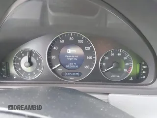 2006 Mercedes-Benz CLK 500 z VIN WDBTK75G66T071327, wystawiony jako IAAI lot #42248652 z przebiegiem 139 038 mil mil oraz . Historia ofert i sprzedaży dostępna na DreamBid. Obrazek 7.