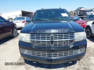 2013 Lincoln Navigator z VIN 5LMJJ2H53DEL00520, wystawiony jako IAAI lot #41769449 z przebiegiem 167 569 mil mil oraz . Historia ofert i sprzedaży dostępna na DreamBid. Obrazek 12.