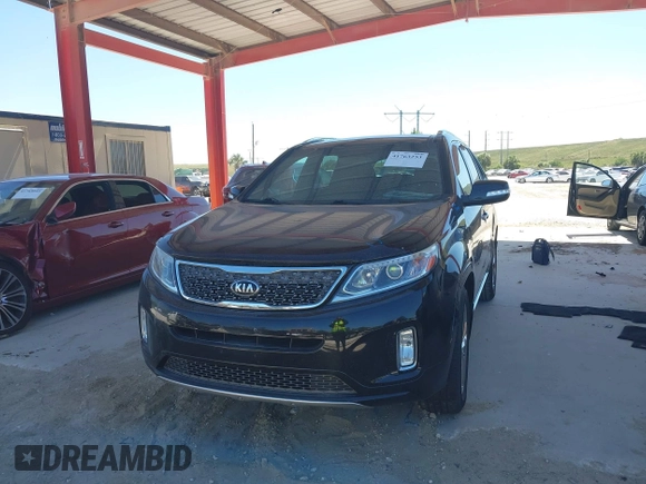 2015 Kia Sorento SX Limited with VIN 5XYKW4A74FG638961, listed as a IAAI auction lot 41763253 with 111,826 mi miles. Bid and sale history available at carsss.com. Image 6.