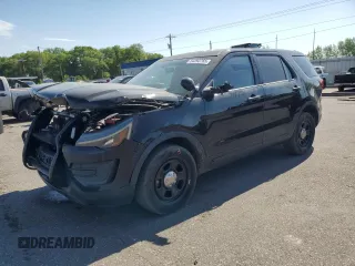 2017 Ford Police Interceptor Utility z VIN 1FM5K8AR0HGA89434, wystawiony jako Copart lot #54293765 z przebiegiem 142 813 mil mil oraz Szkody całkowita. Historia ofert i sprzedaży dostępna na DreamBid. Obrazek 1.