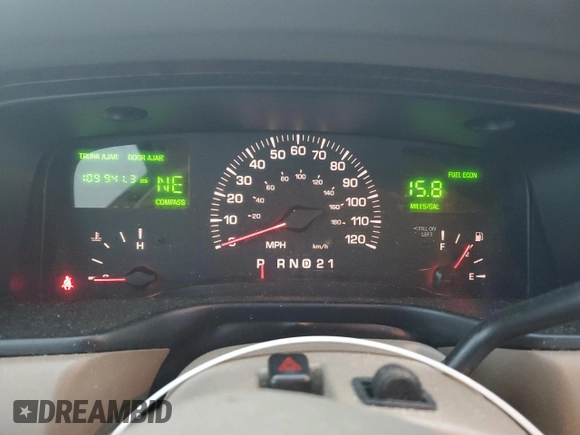 2000 Lincoln Town Car Signature with VIN 1LNHM82W2YY770068, listed as a Copart auction lot 44062385 with 109,941 mi miles and Salvage title. Bid and sale history available at DreamBid. Image 9.