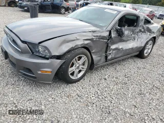 2014 Ford Mustang V6 z VIN 1ZVBP8AM9E5282862, wystawiony jako Copart lot #61722205 z przebiegiem 161 550 mil mil oraz Szkoda całkowita • Salvage title. Historia ofert i sprzedaży dostępna na DreamBid. Obrazek 1.