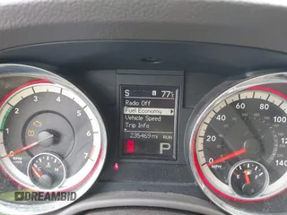 2013 Dodge Durango SXT z VIN 1C4RDHAG1DC692988, wystawiony jako IAAI lot #41916998 z przebiegiem 235 469 mil mil oraz . Historia ofert i sprzedaży dostępna na DreamBid. Obrazek 7.