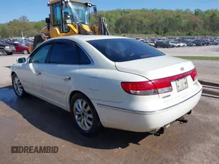 2006 Hyundai Azera SE with VIN KMHFC46F66A097045, listed as a IAAI auction lot 41998208 with 203,817 mi miles and . Bid and sale history available at DreamBid. Image 3.