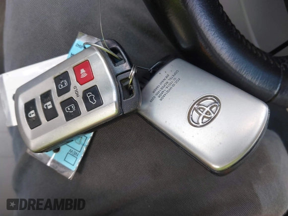 2015 Toyota Sienna XLE with VIN 5TDYK3DC7FS659864, listed as a IAAI auction lot 41958112 with 121,257 mi miles and . Bid and sale history available at DreamBid. Image 11.