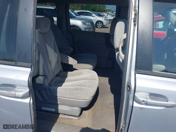 2006 Kia Sedona LX with VIN KNDMB233266036243, listed as a IAAI auction lot 41929441 with 202,851 mi miles. Bid and sale history available at carsss.com. Image 8.