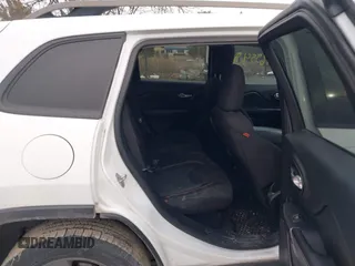 2016 Jeep Cherokee Latitude with VIN 1C4PJMCB7GW268714, listed as a IAAI auction lot 41655450 with 180,603 mi miles. Bid and sale history available at carsss.com. Image 8.
