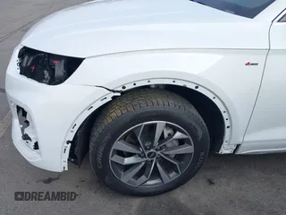 2024 Audi Q5 S line Premium z VIN WA1GAAFY0R2070950, wystawiony jako IAAI lot #41118186 z przebiegiem 3248 mil mil oraz . Historia ofert i sprzedaży dostępna na DreamBid. Obrazek 21.