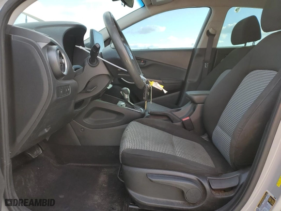 2022 Hyundai Kona SE with VIN KM8K22ABXNU777943, listed as a Copart auction lot 42723445 with 39,143 mi miles and Non Repairable. Bid and sale history available at carsss.com. Image 7.