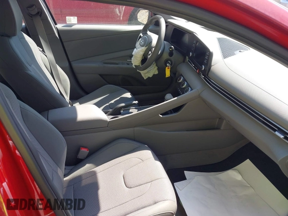 2025 Hyundai Elantra SE z VIN KMHLL4DG4SU856802, wystawiony jako IAAI lot #42102646 z przebiegiem 1 555 mil mil oraz . Historia ofert i sprzedaży dostępna na DreamBid. Obrazek 5.