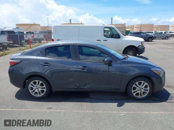 2016 Scion iA z VIN 3MYDLBZV5GY113222, wystawiony jako IAAI lot #42076460 z przebiegiem 112 249 mil mil oraz . Historia ofert i sprzedaży dostępna na DreamBid. Obrazek 13.