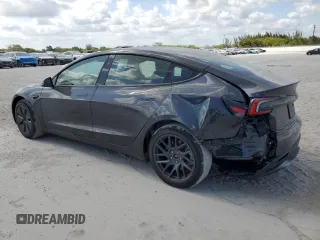 2025 Tesla Model 3 Long Range z VIN 5YJ3E1EA3SF974534, wystawiony jako Copart lot #53025525 z przebiegiem 228 mil mil oraz Szkoda całkowita • Salvage title. Historia ofert i sprzedaży dostępna na DreamBid. Obrazek 2.