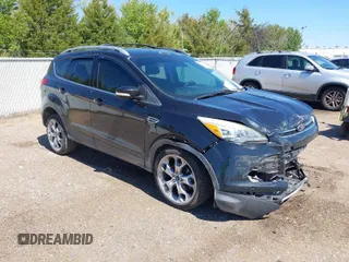 2013 Ford Escape Titanium with VIN 1FMCU0J91DUA51791, listed as a IAAI auction lot 39066929 with 193,451 mi miles. Bid and sale history available at carsss.com. Image 1.