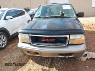 2000 GMC Jimmy SLE Convenience with VIN 1GKDT13W8Y2168245, listed as a IAAI auction lot 41348643 with 285,714 mi miles. Bid and sale history available at carsss.com. Image 12.
