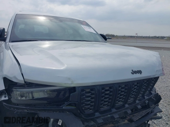 2023 Jeep Grand Cherokee Altitude with VIN 1C4RJHAGXP8882546, listed as a IAAI auction lot 41794805 with 17,071 mi miles and . Bid and sale history available at DreamBid. Image 21.