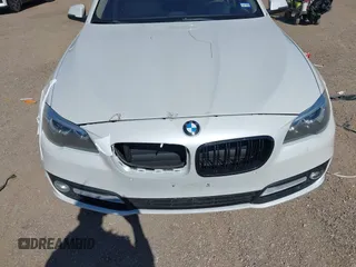 2015 BMW 5 Series 528i z VIN WBA5A5C56FD519513, wystawiony jako IAAI lot #41958103 z przebiegiem 162 768 mil mil oraz . Historia ofert i sprzedaży dostępna na DreamBid. Obrazek 6.