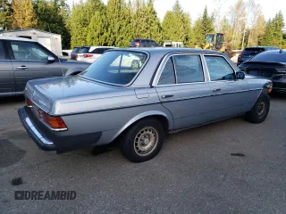 1984 Mercedes-Benz 300 with VIN WDBAB33A3EA035071, listed as a Copart auction lot 77359544 with 252,393 mi miles and Salvage Title. Bid and sale history available at carsss.com. Image 3.
