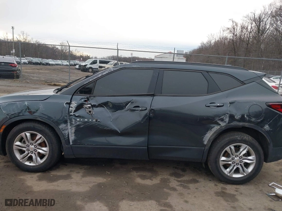 2019 Chevrolet Blazer with VIN 3GNKBHRS7KS586494, listed as a IAAI auction lot 41504223 with 1 mi miles. Bid and sale history available at carsss.com. Image 6.