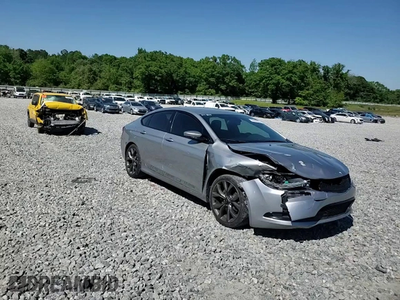 2015 Chrysler 200 S z VIN 1C3CCCBB9FN645671, wystawiony jako Copart lot #52429295 z przebiegiem 197 910 mil mil oraz Szkoda całkowita • Salvage title. Historia ofert i sprzedaży dostępna na DreamBid. Obrazek 13.