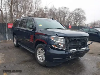 2019 Chevrolet Suburban LT with VIN 1GNSKHKC0KR372520, listed as a IAAI auction lot 41161068 with 115,996 mi miles. Bid and sale history available at carsss.com. Image 1.